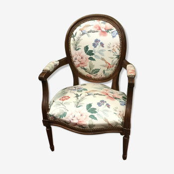 Fauteuil médaillon cabriolet style Louis XVI