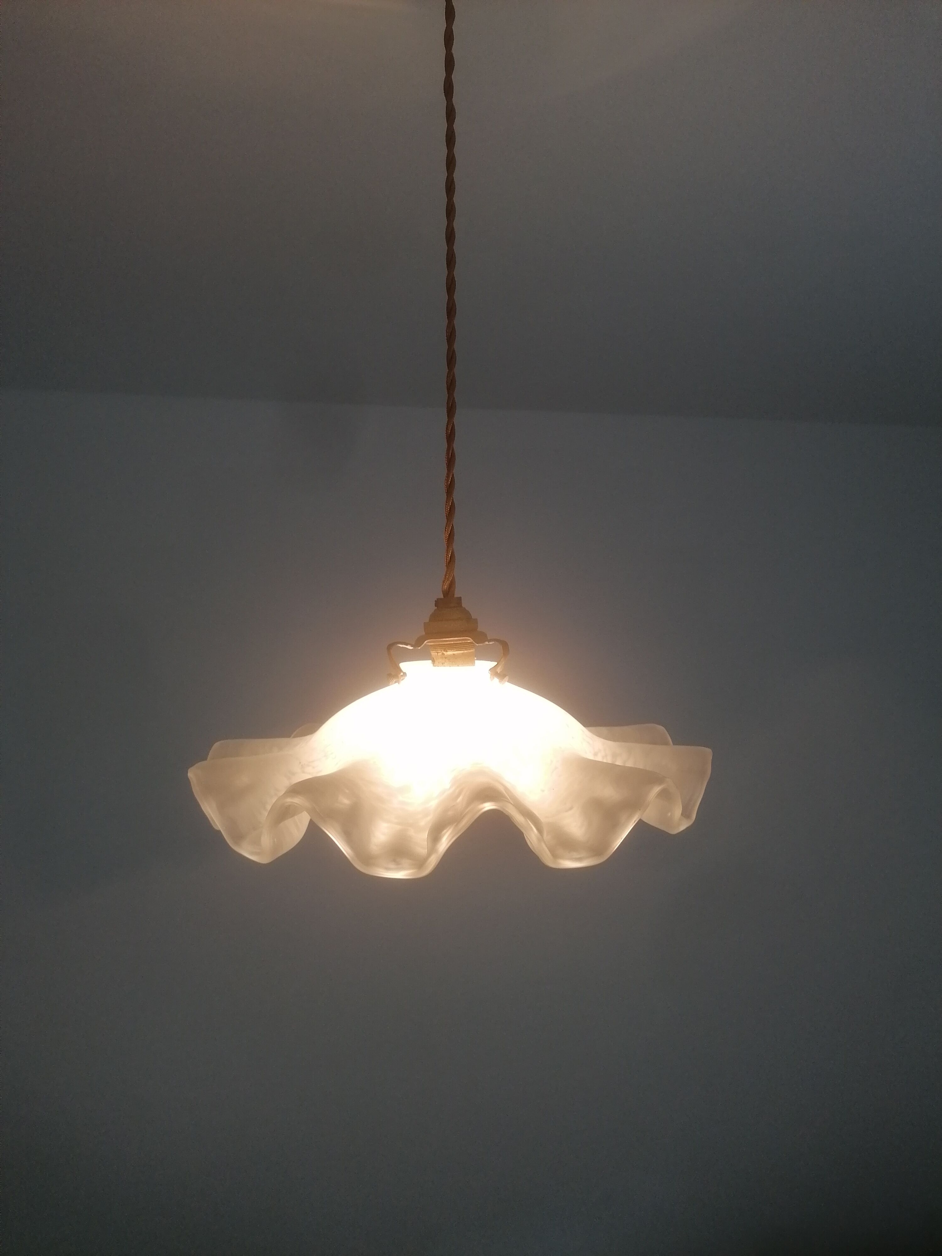 Old corrugated Clichy glass suspension - white speckled - 40s