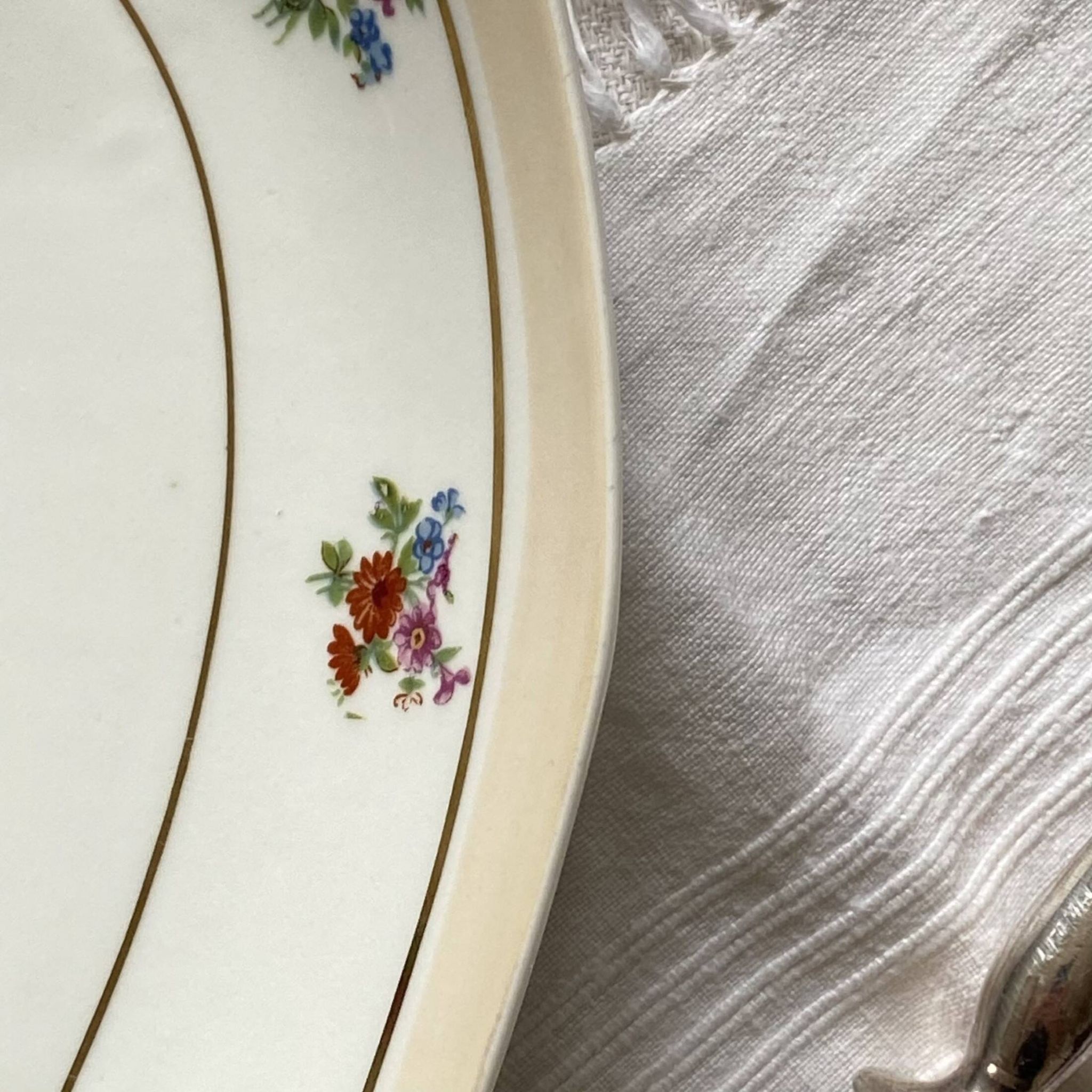 Oval serving dish M and S Berry small flowers and gilding old Limoges porcelain ACC-7108