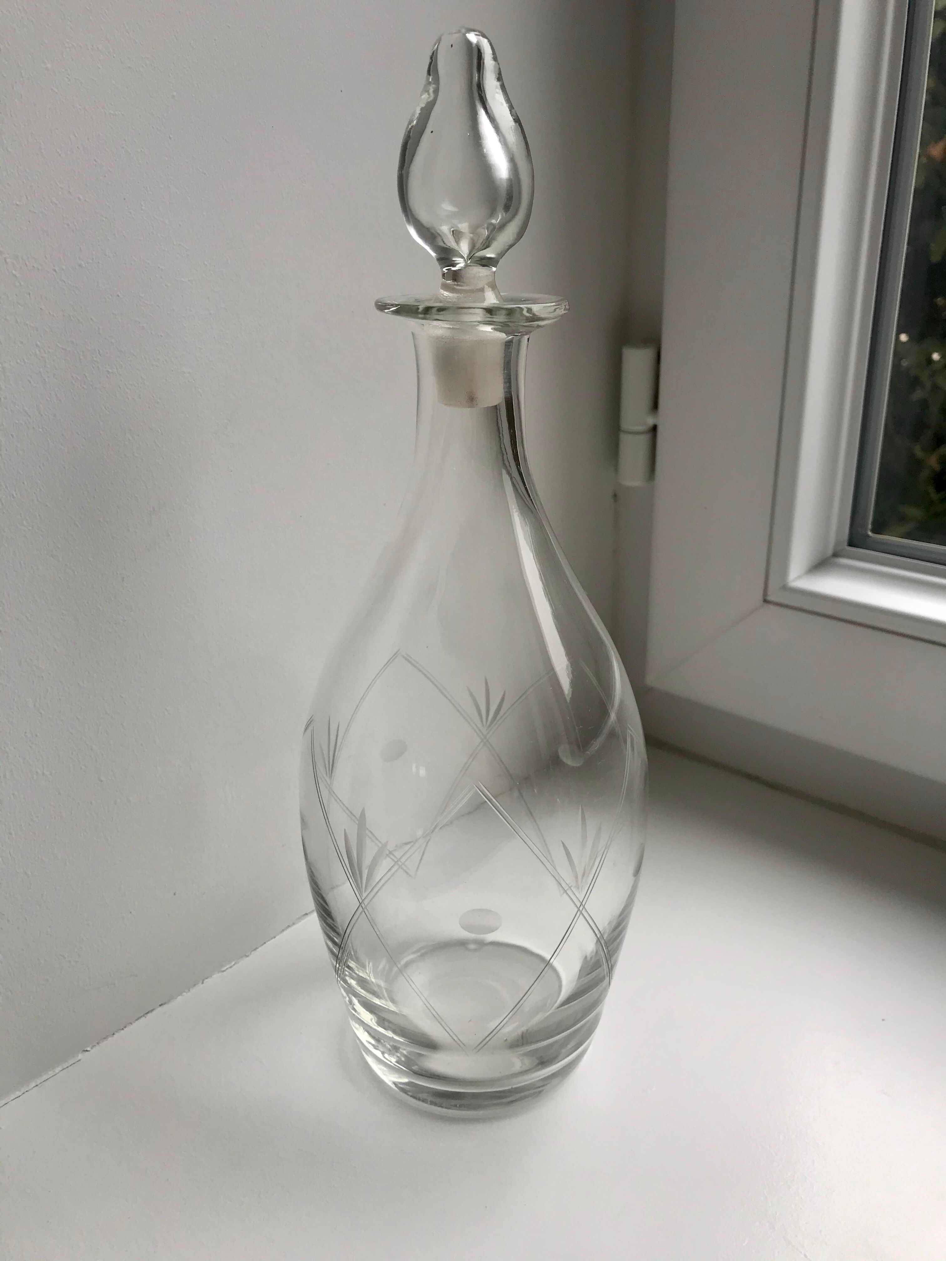 Carafe à vin en cristal en verre gravé début XXème