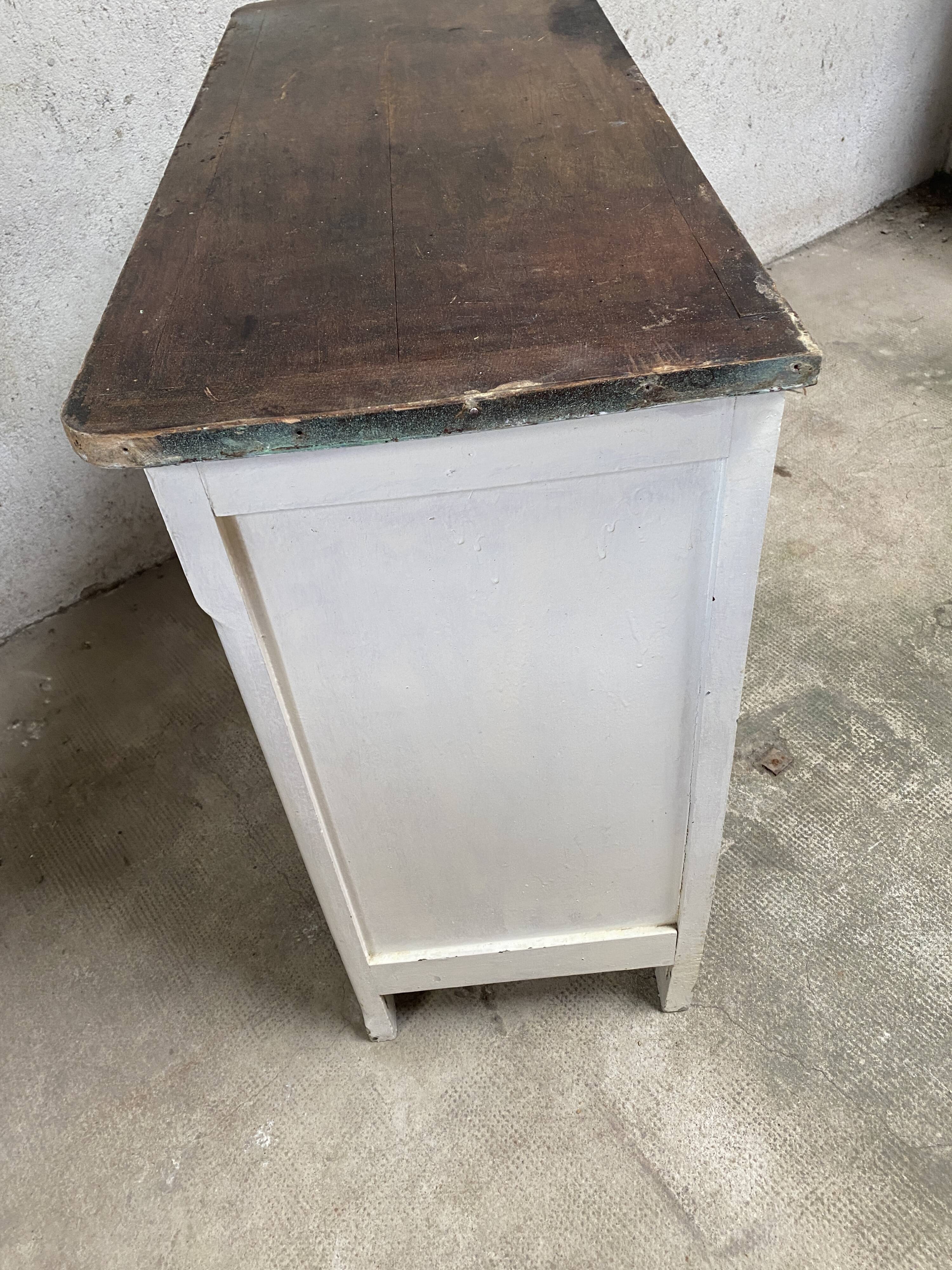 Parisian buffet to repaint