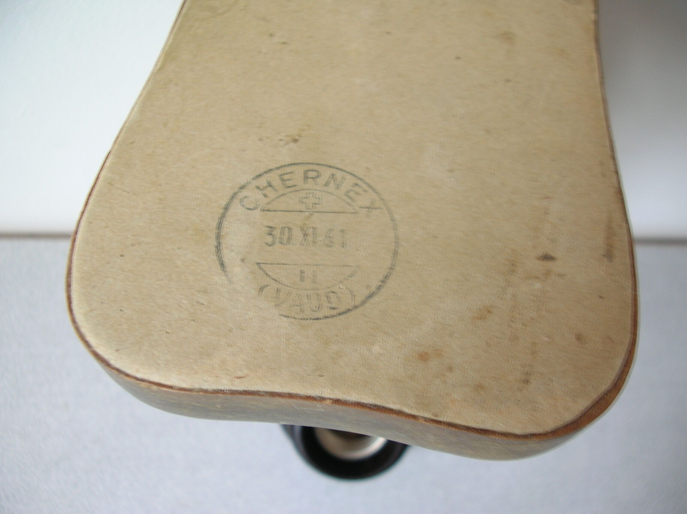 Former Swiss office lamp Chernex wooden and steerable