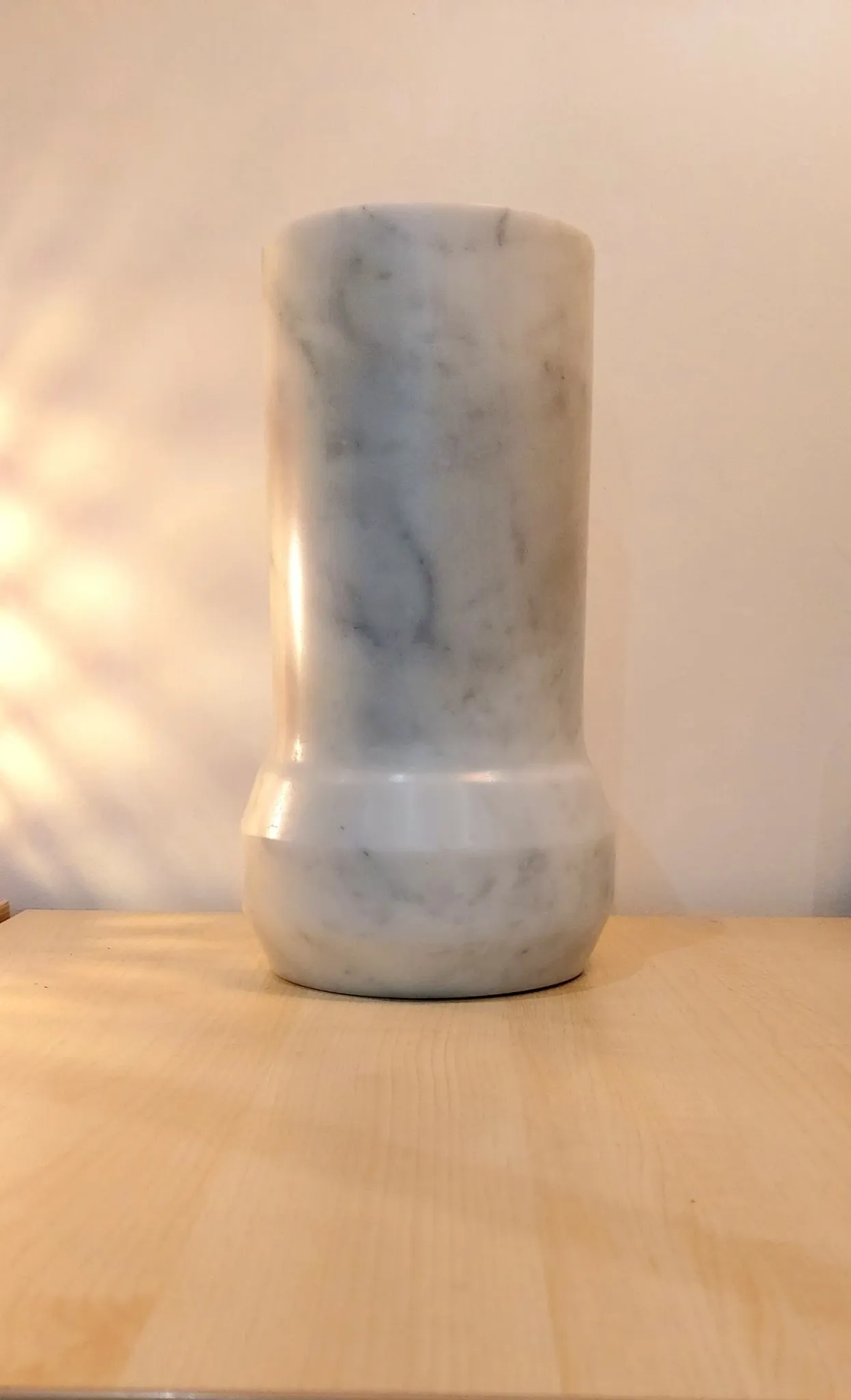 Octans marble candle holder from Ooumm
