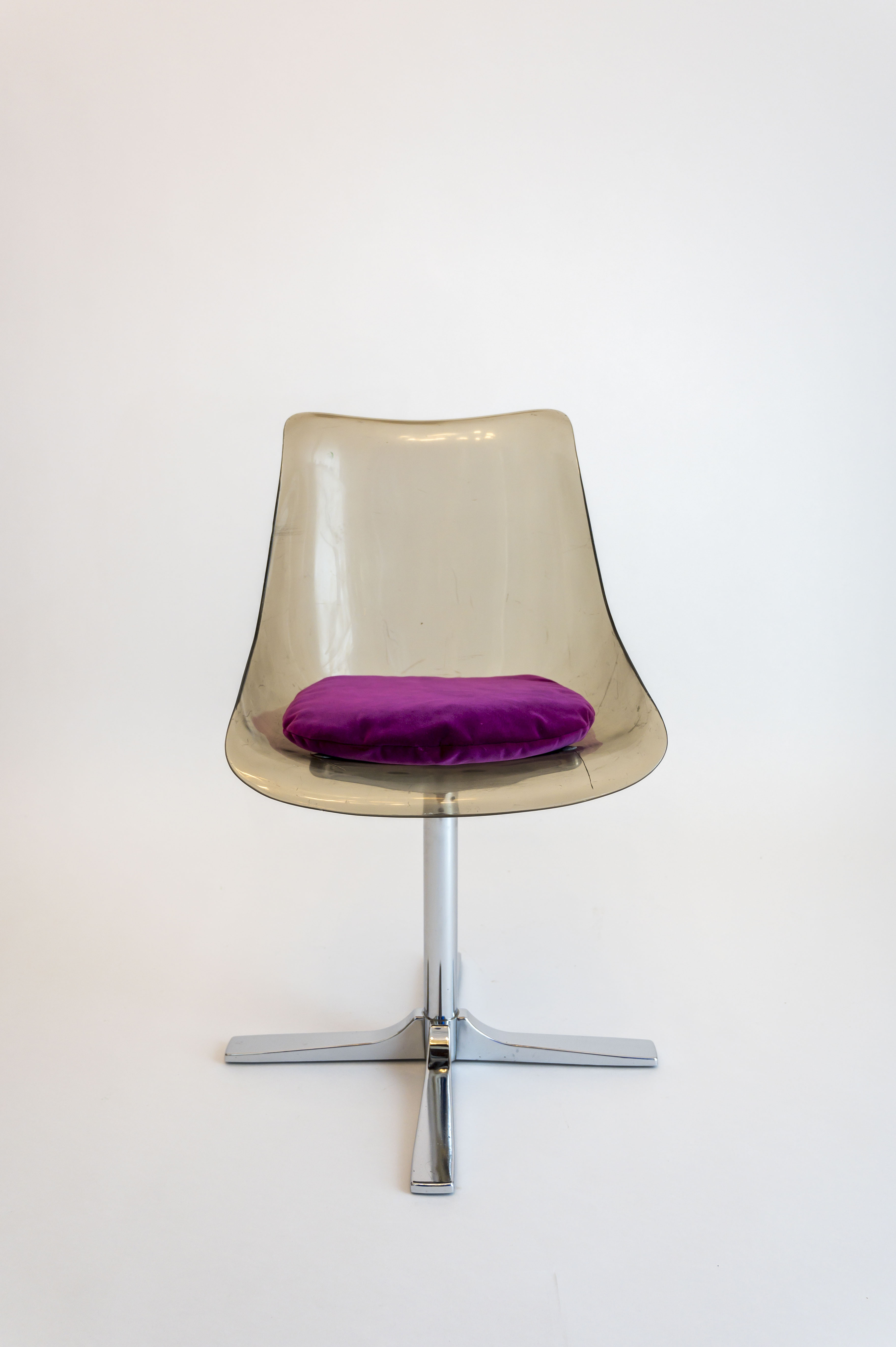 Couple of tulip chairs in plexiglas