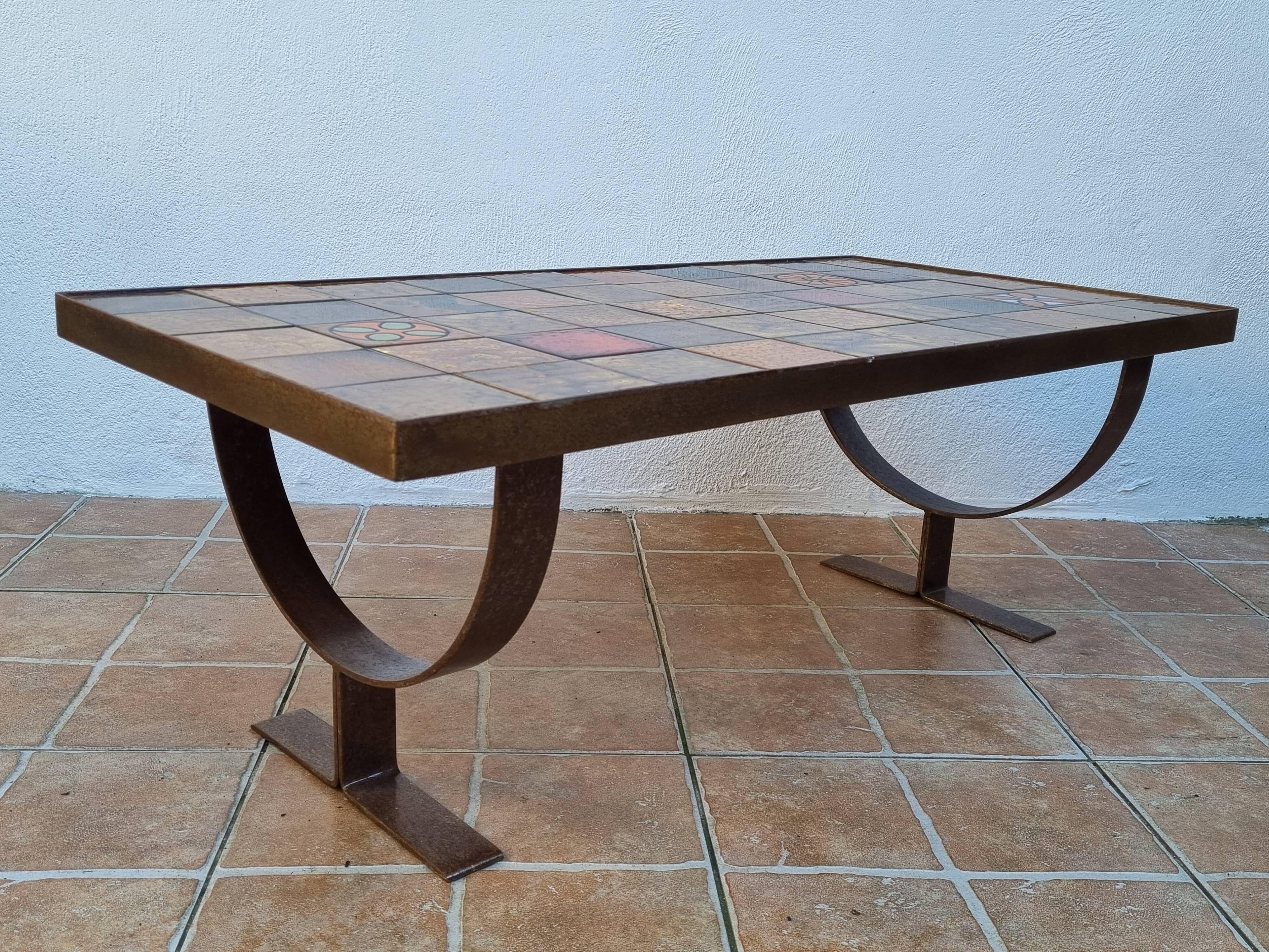 Vintage coffee table "Moulin de la roue" Vallauris in glazed ceramic and forged metal