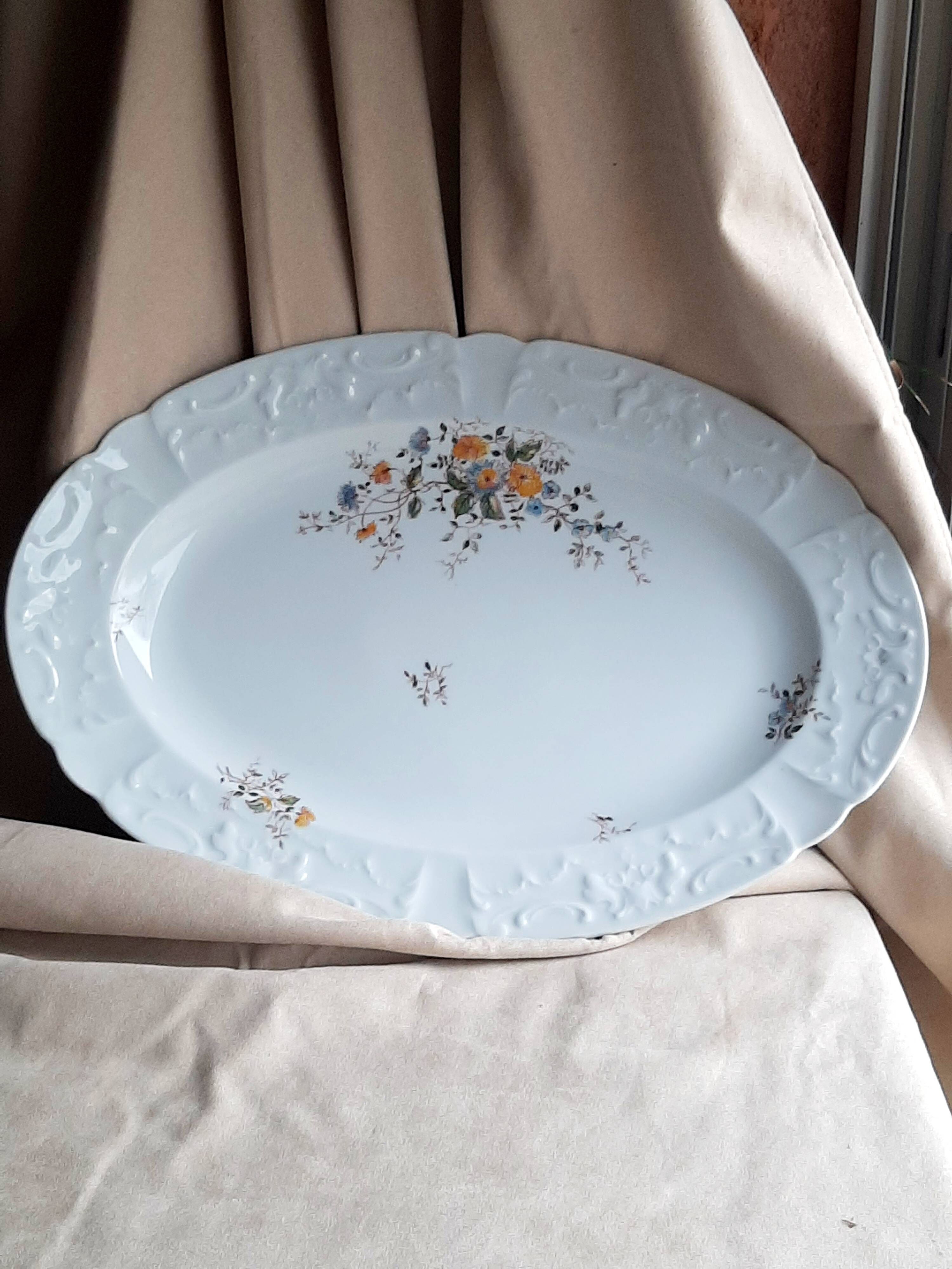 Large serving dish in Limoges porcelain