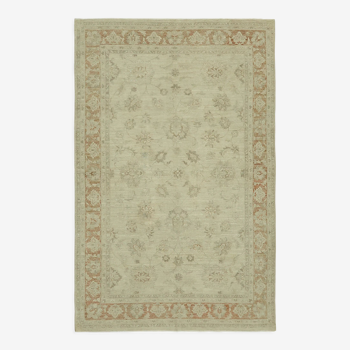 Tapis de laine beige noué à la main des années 1970 196 cm x 295 cm