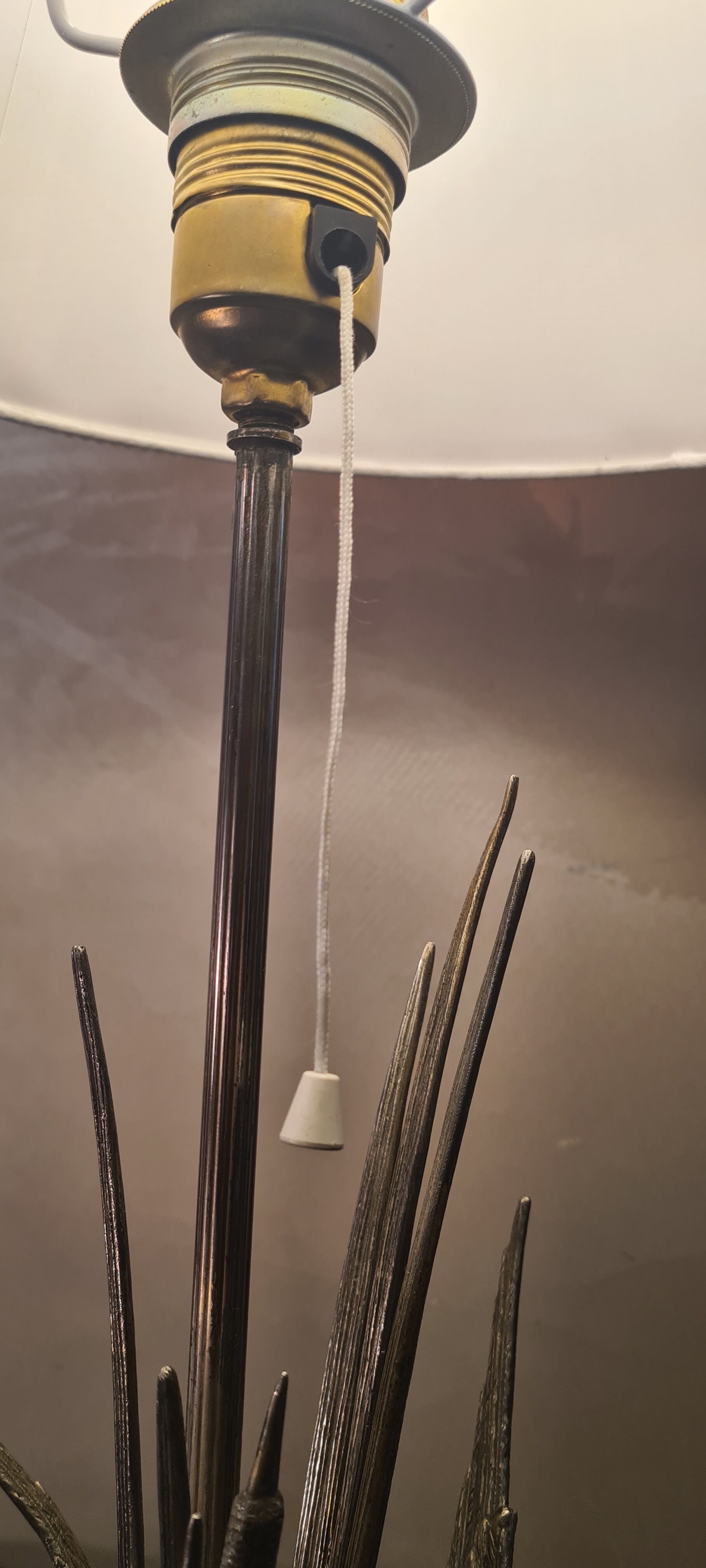 Desk lamp in marble and metal plated silver cigne decorated signed by agudo,