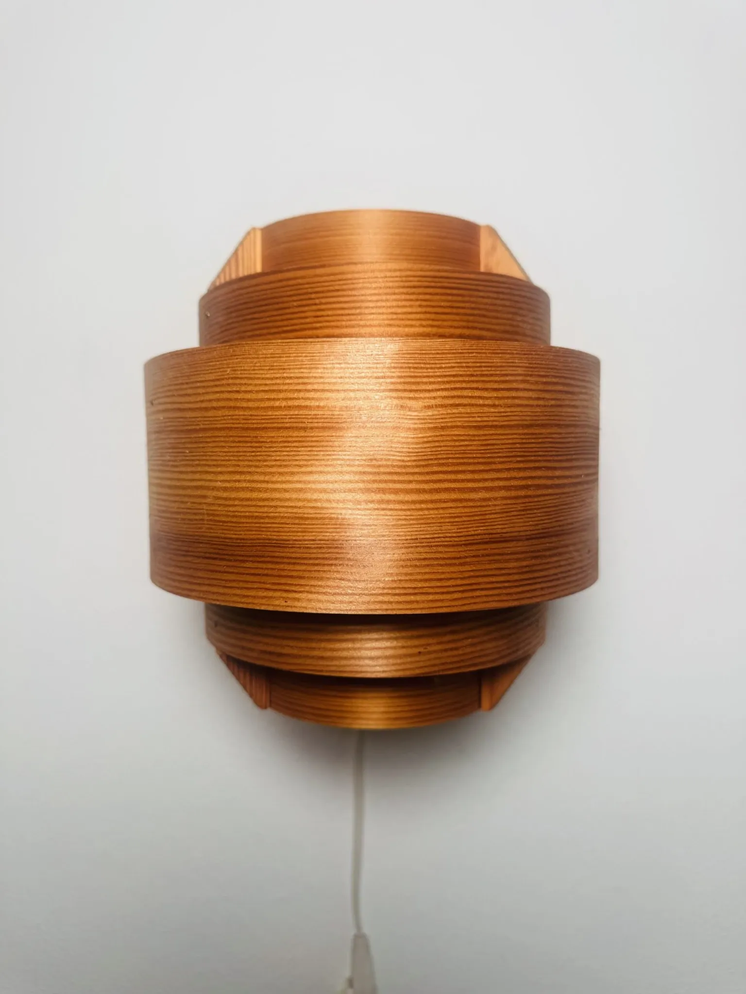 Pine Veneer Curved Wall Lamp By Hans-Agne Jakobsson For Ab Ellysett, Sweden, 1960S