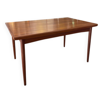 Table à manger danoise