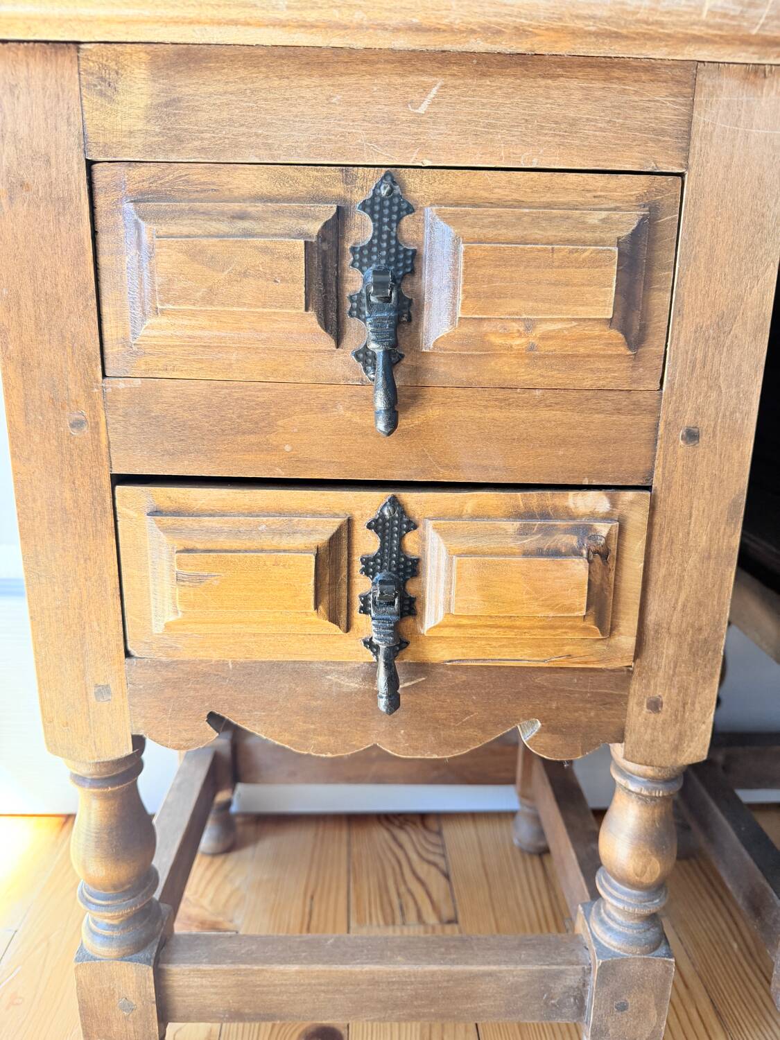 2 tables de chevet à tiroirs, style brutaliste colonial espagnol, 1950