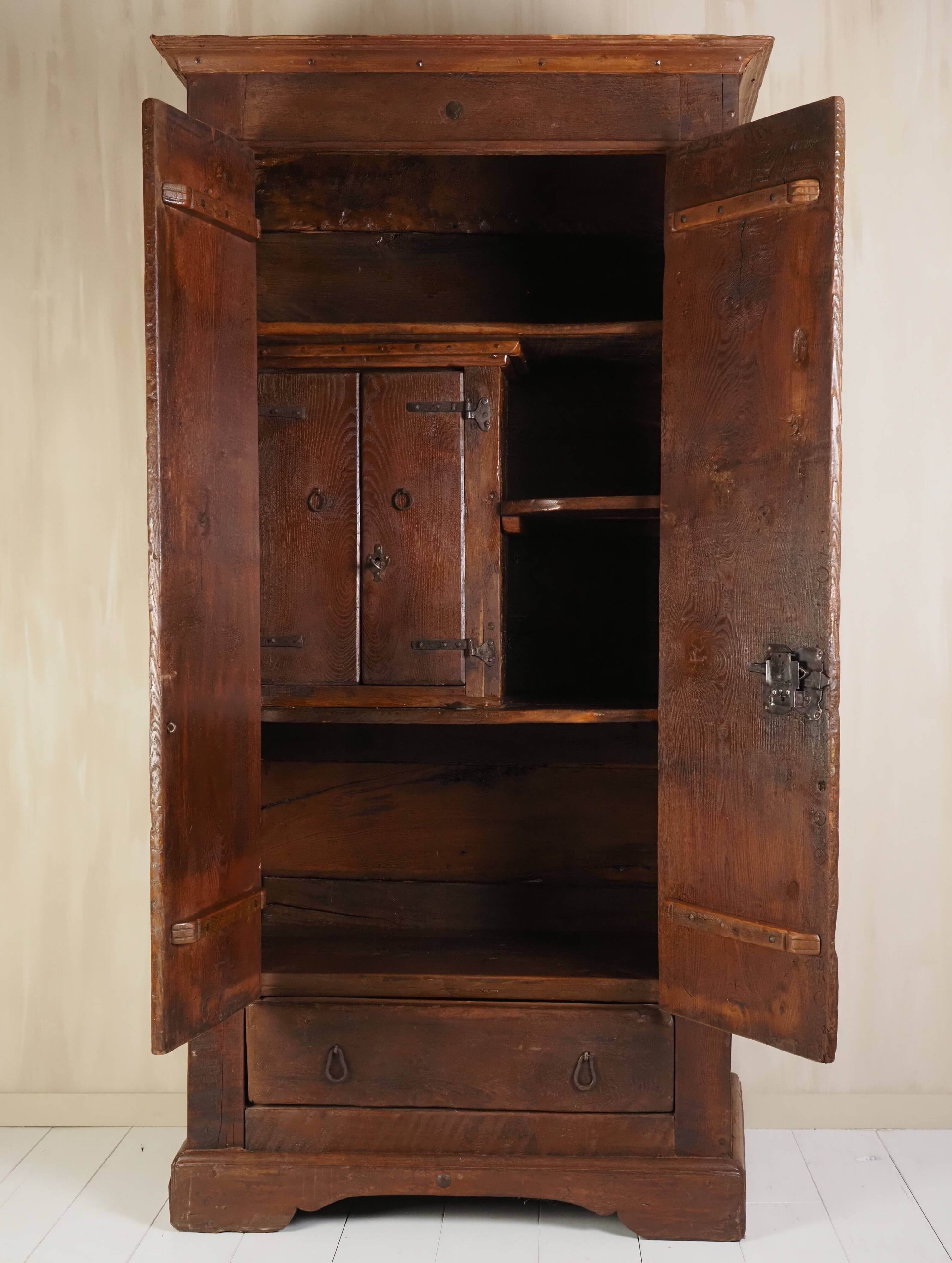 18th century French 'fleur-de-lis' armoire