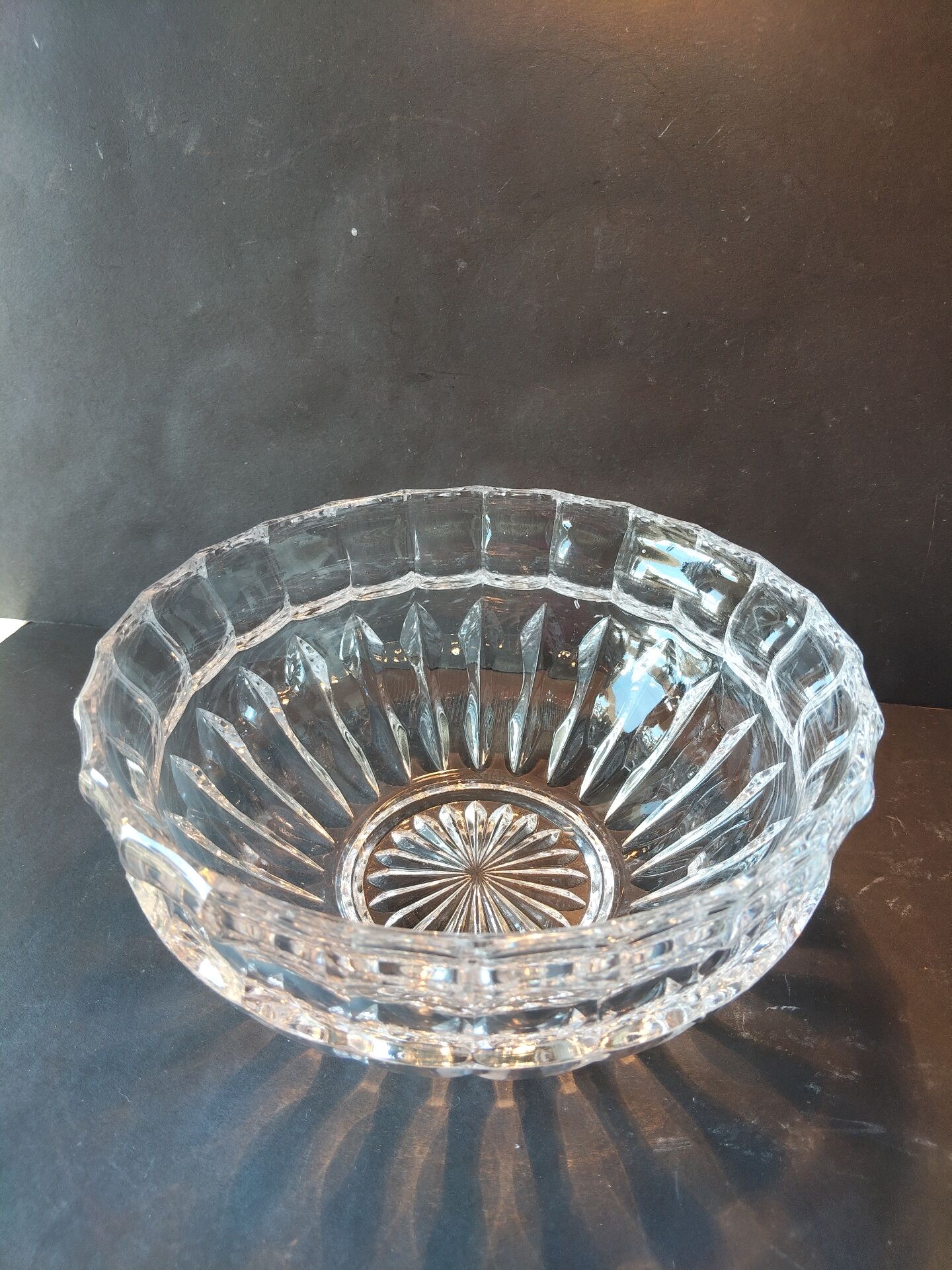 Vintage crystal bowl with radiant decoration, 20 cm