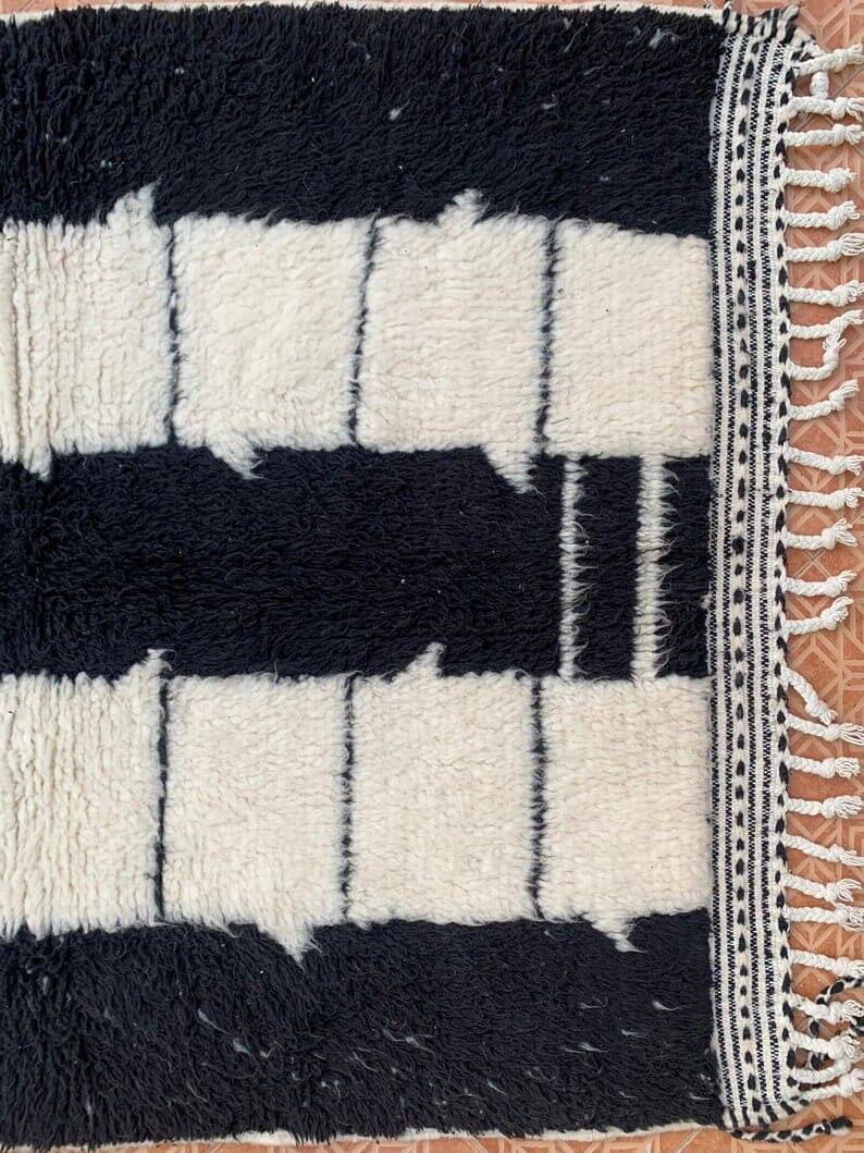 Handmade Beni Mrirt rug, size 160 x 250 cm