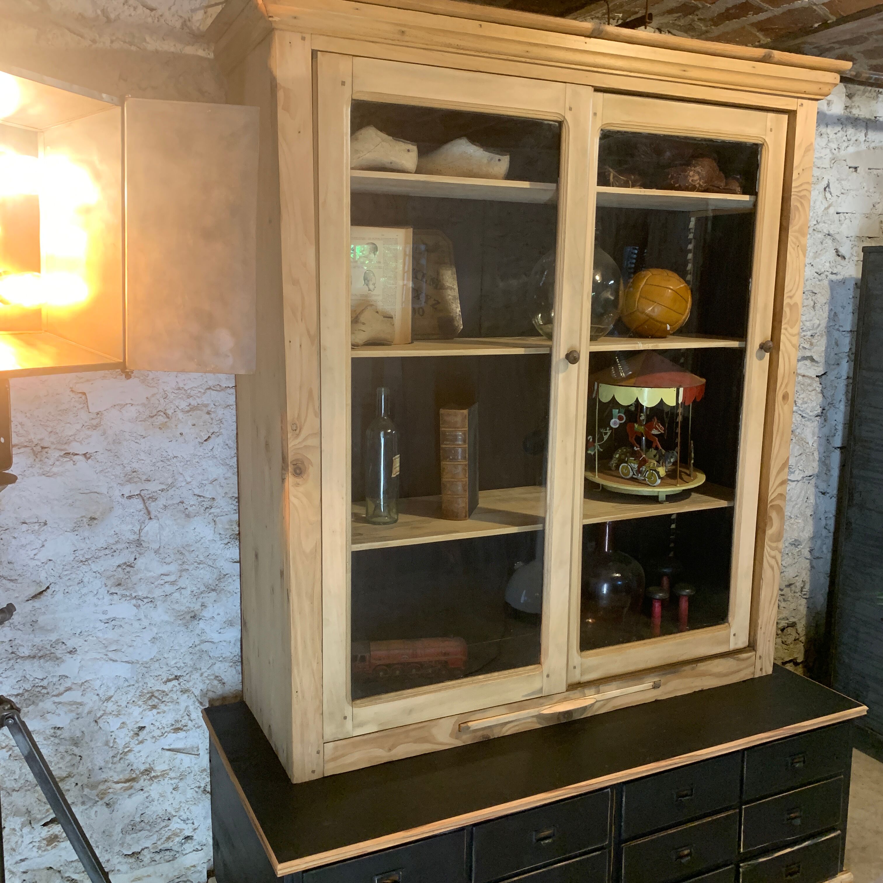 Showcase 2 chapel body