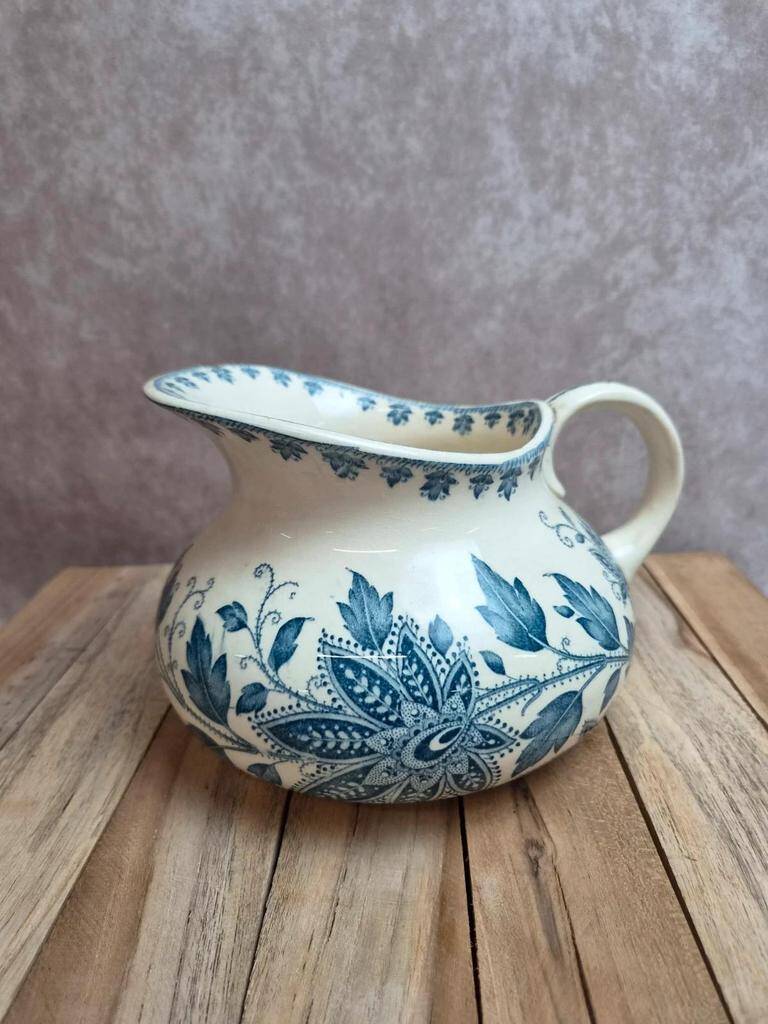 Small chubby jug Sarreguemines Burgos – old blue and white earthenware
