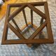 Petite table en verre et bois