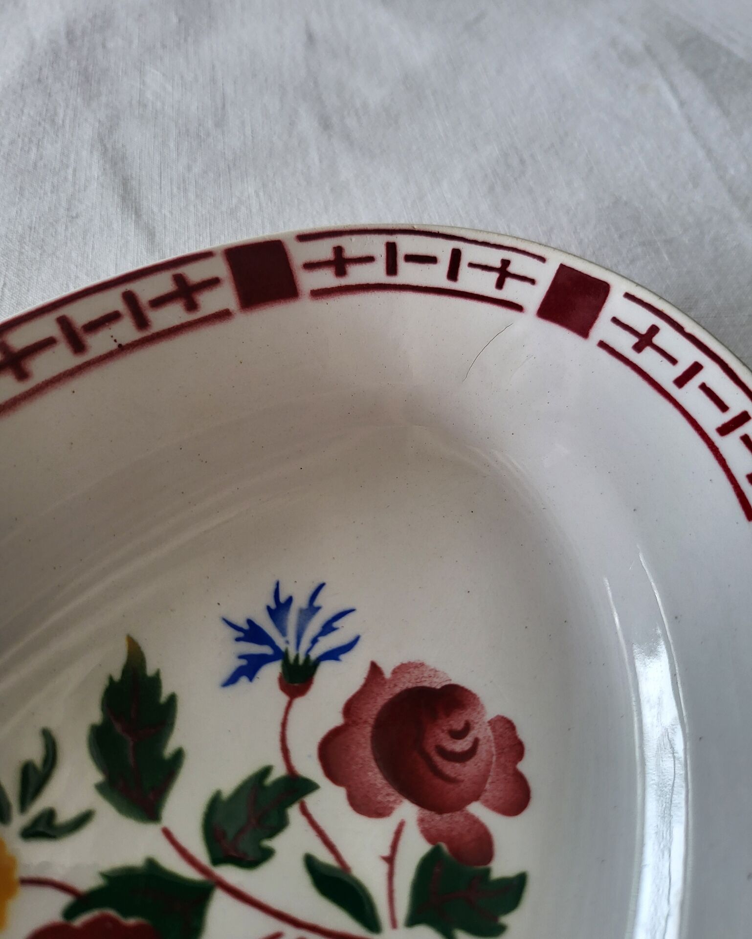 2 earthenware dishes from Sarreguemines and Digoin, model Danielle.