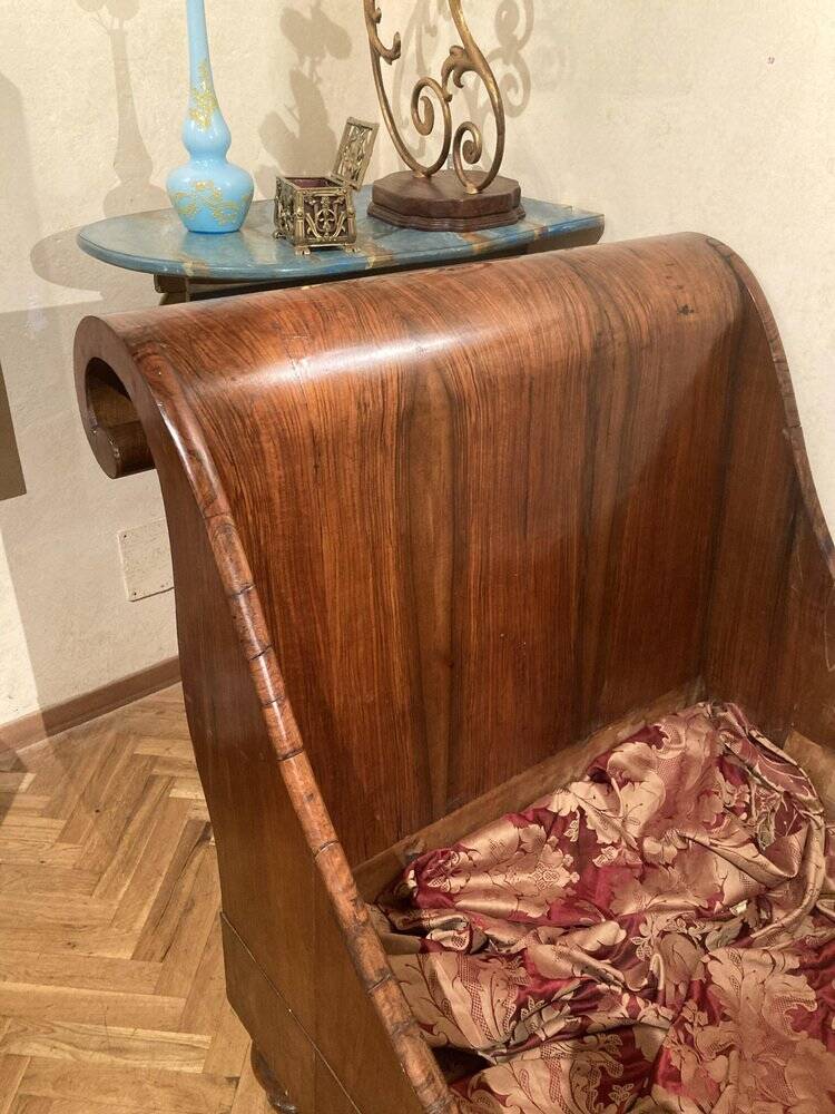 Set of 19th Century Italian Empire Flamed Walnut Sleigh Beds or Daybeds