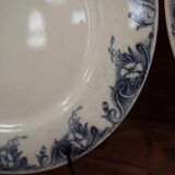 Flat plates in old earthenware with lions of France "Pernelle"