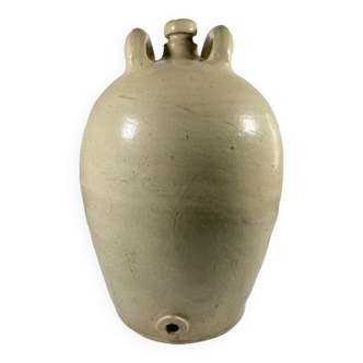 Oil jug