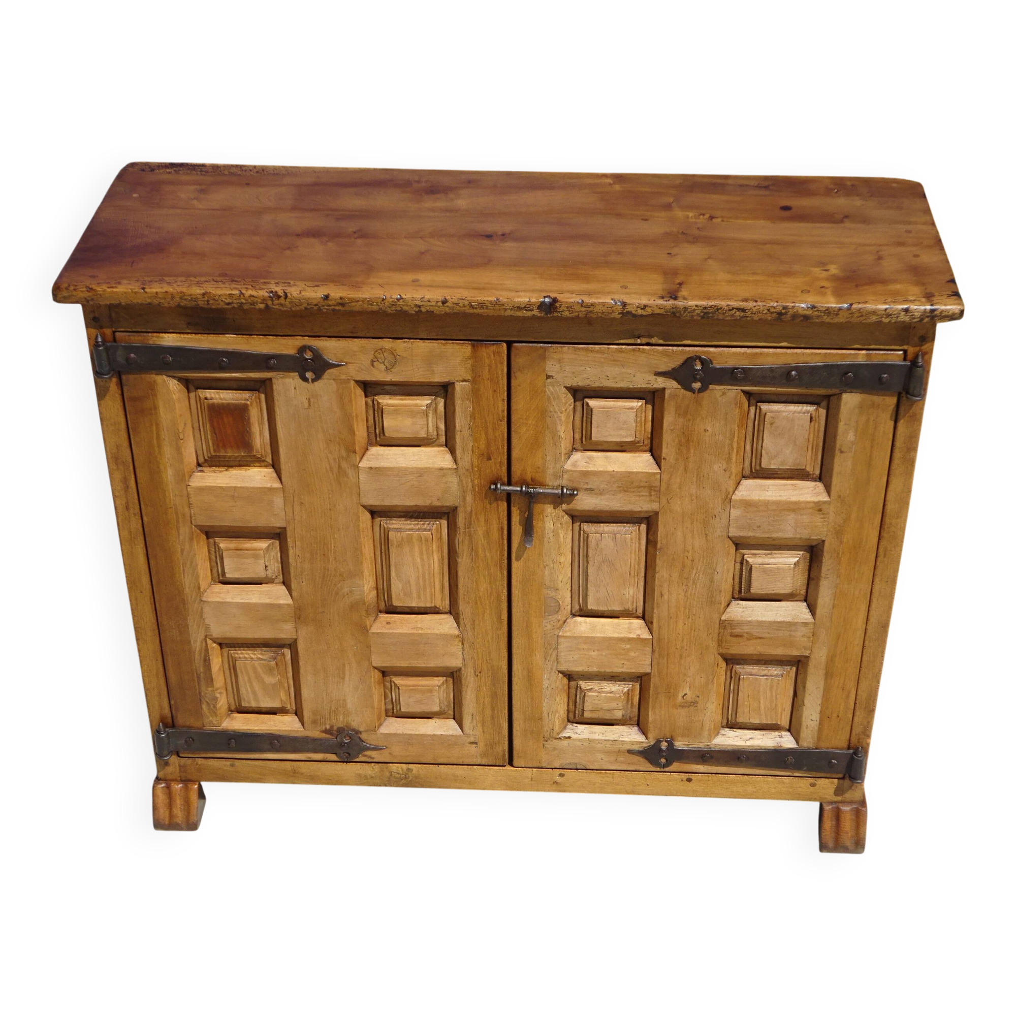 Shallow old Tuscan buffet