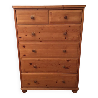 Vintage pine chest of drawers.
