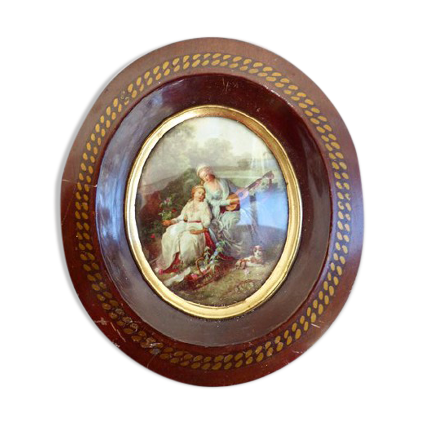 Oval medallion frame