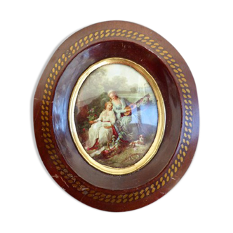 Oval medallion frame