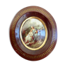 Oval medallion frame