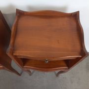 Paire de tables de chevet style Louis XV