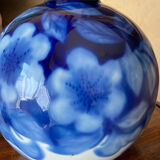 Camille Tharaud ball vase - Height 18 cm - Water lily decoration