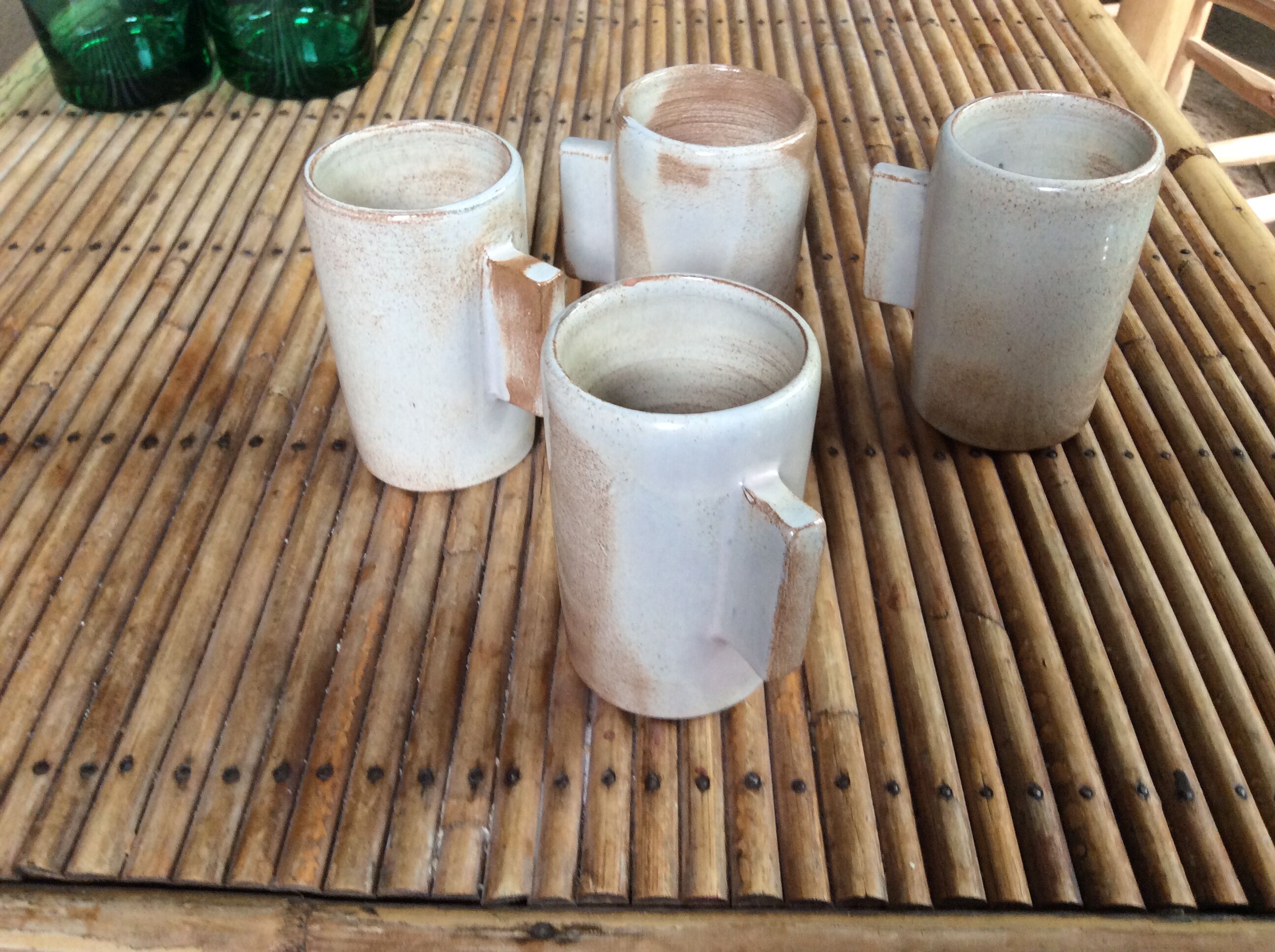 Série de 4 tasses en grès