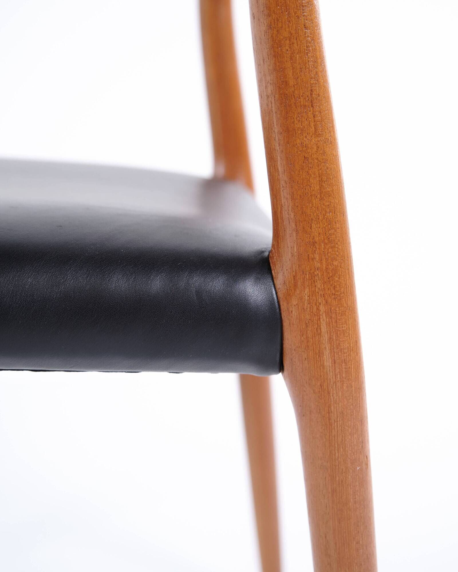Dining chair – Niels Otto Møller – Model 79 – Teak & black leather – JL Møllers Møbelfabrik – 1960s