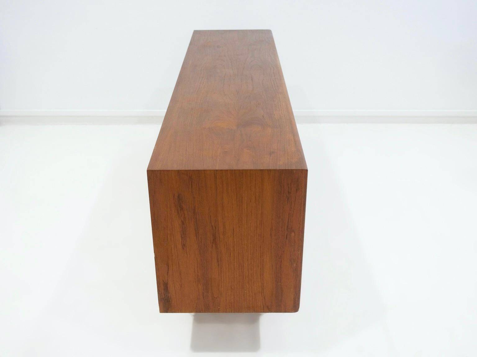 Modern Scandinavian buffet in teak with drawers