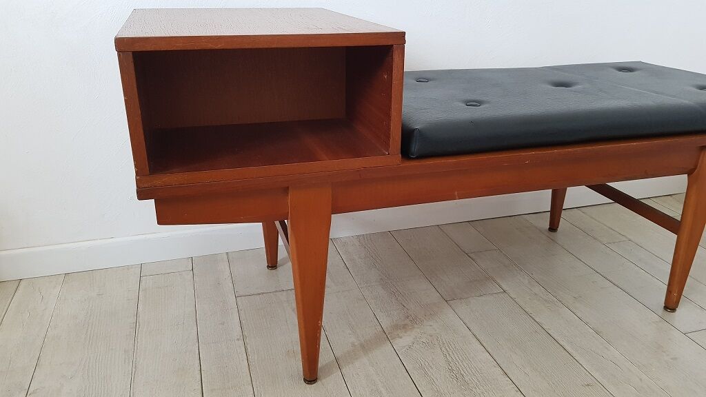Chippy Heath phone bench