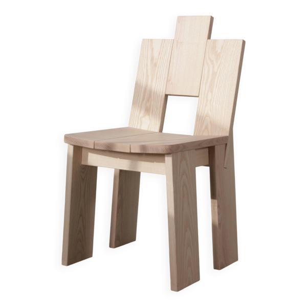 Chaise Pixa de Hugo Charlet — Beyit