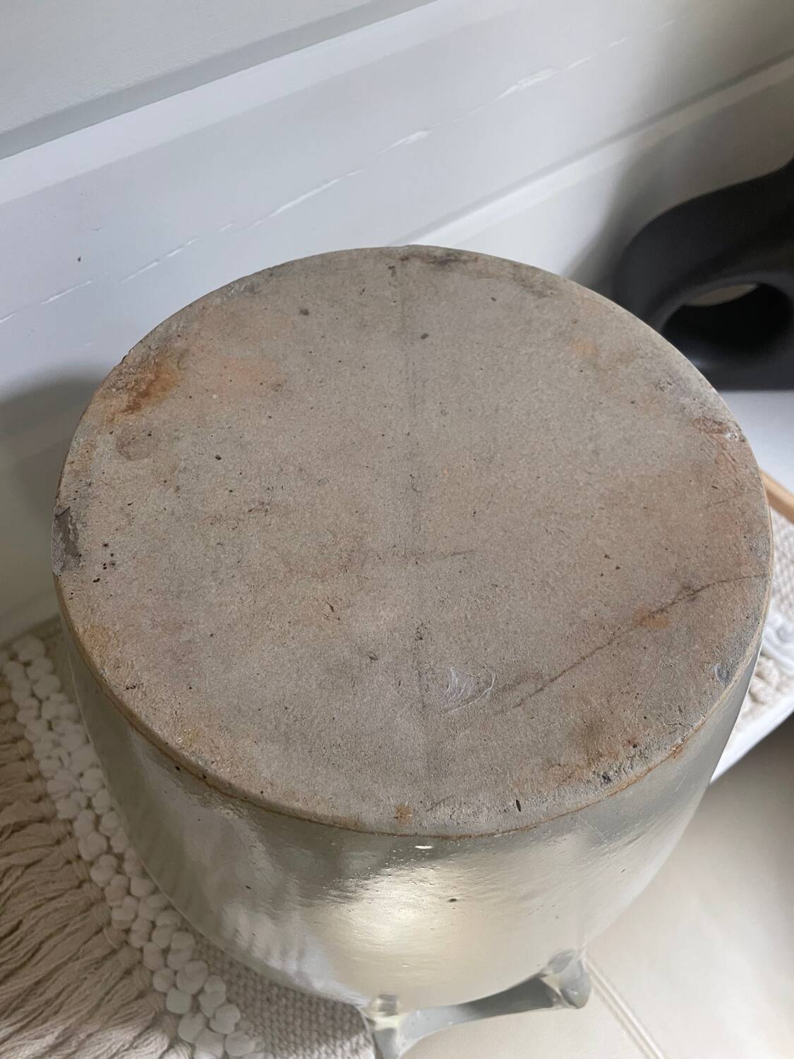 Glazed stoneware pot