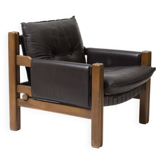 Lounge chair in wood and brown leather producen by TON, Czechoslovakia, 1990s