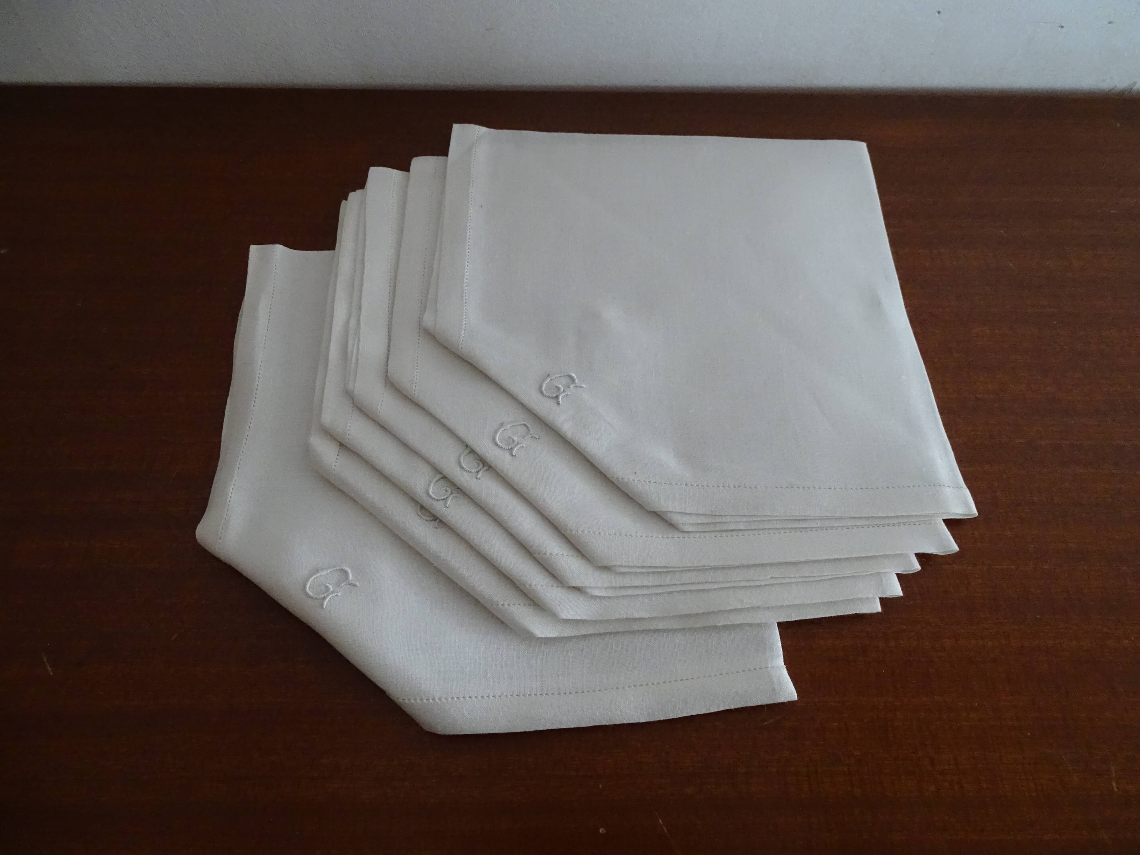 6 old monogrammed G cotton napkins