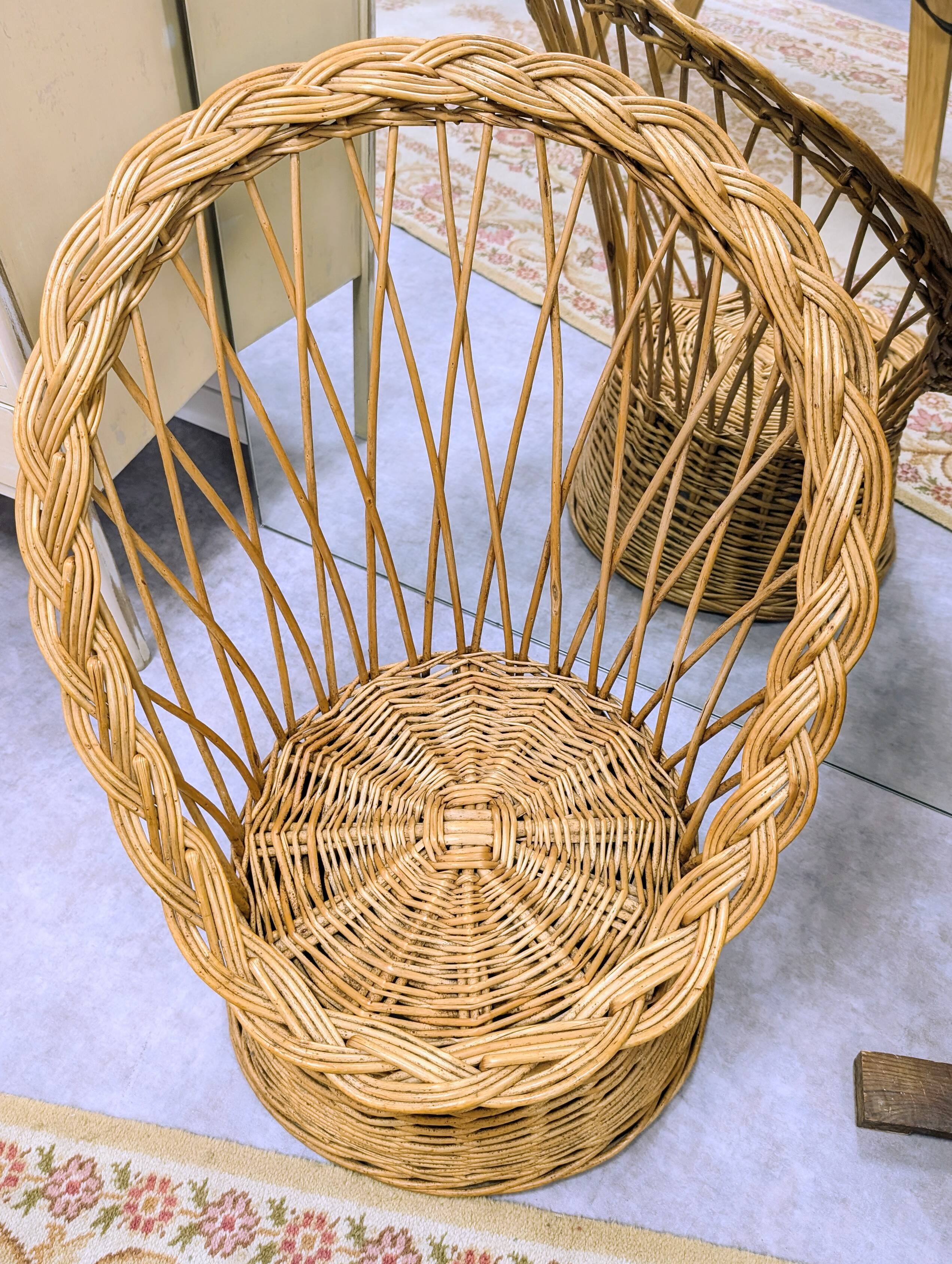 Fauteuil vintage enfant en osier tressé