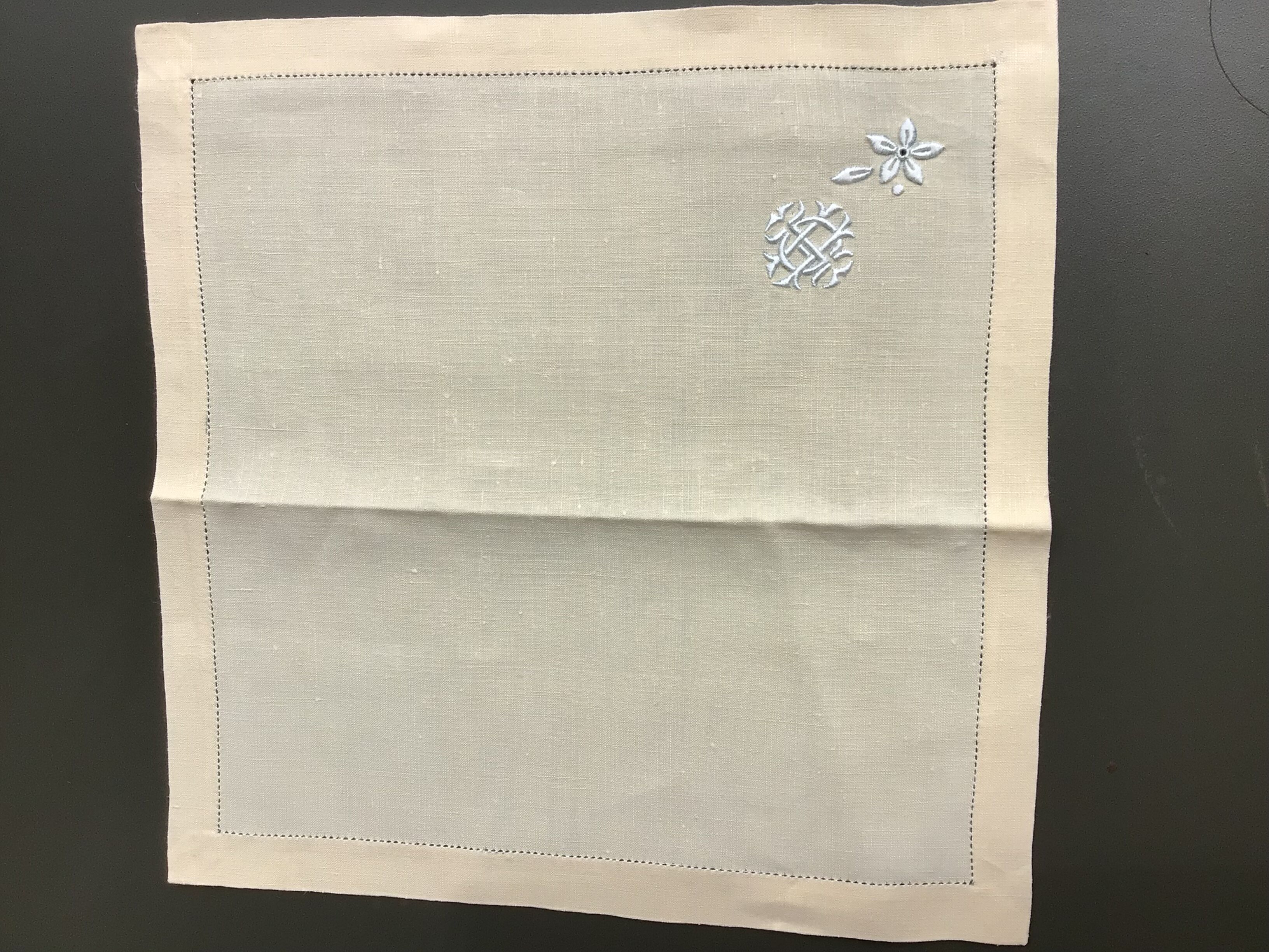 New embroidered linen tablecloth HS with 8 napkins.