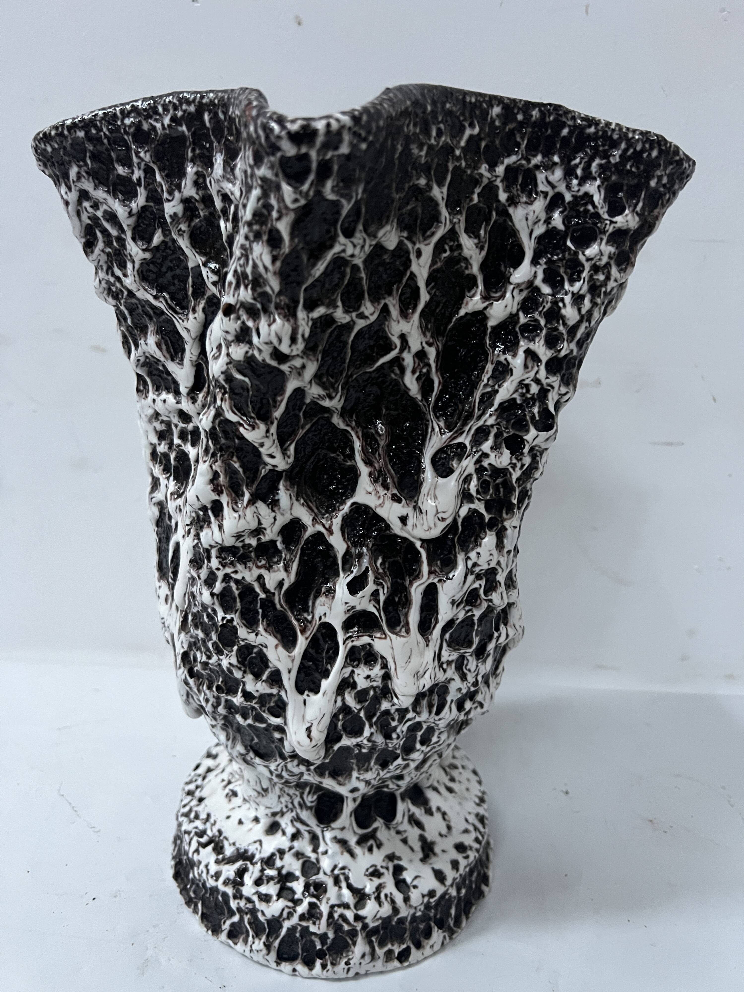 "Marius GIUGE Vallauris" Vase on pedestal with lava decoration 20th century
