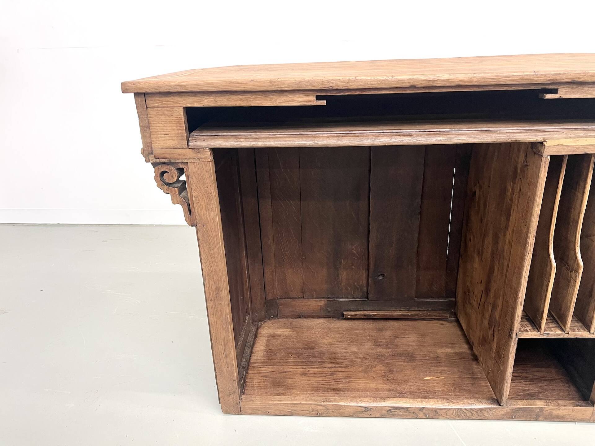 Antique trade counter