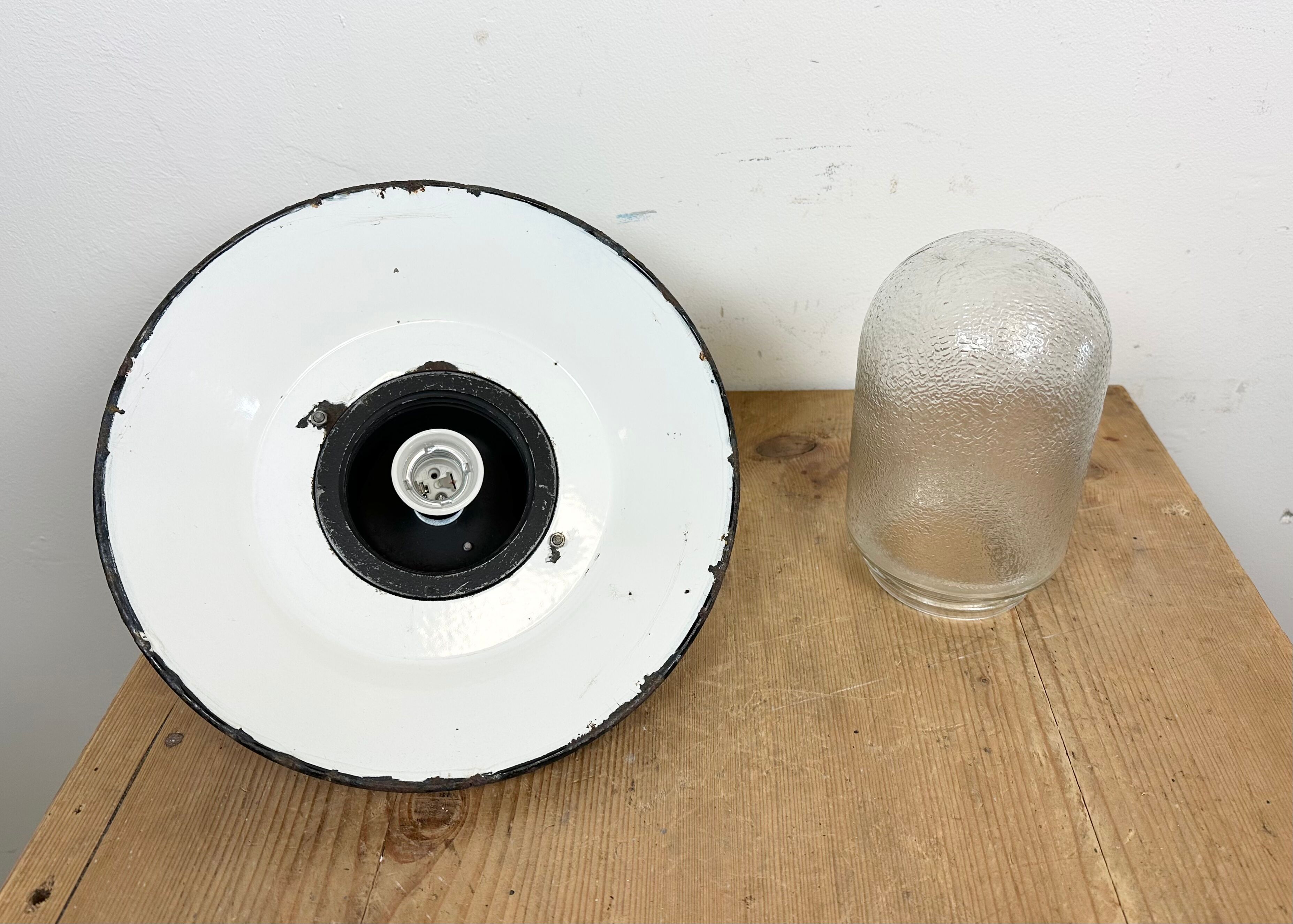 Green enamel and cast iron industrial pendant light, 1960s