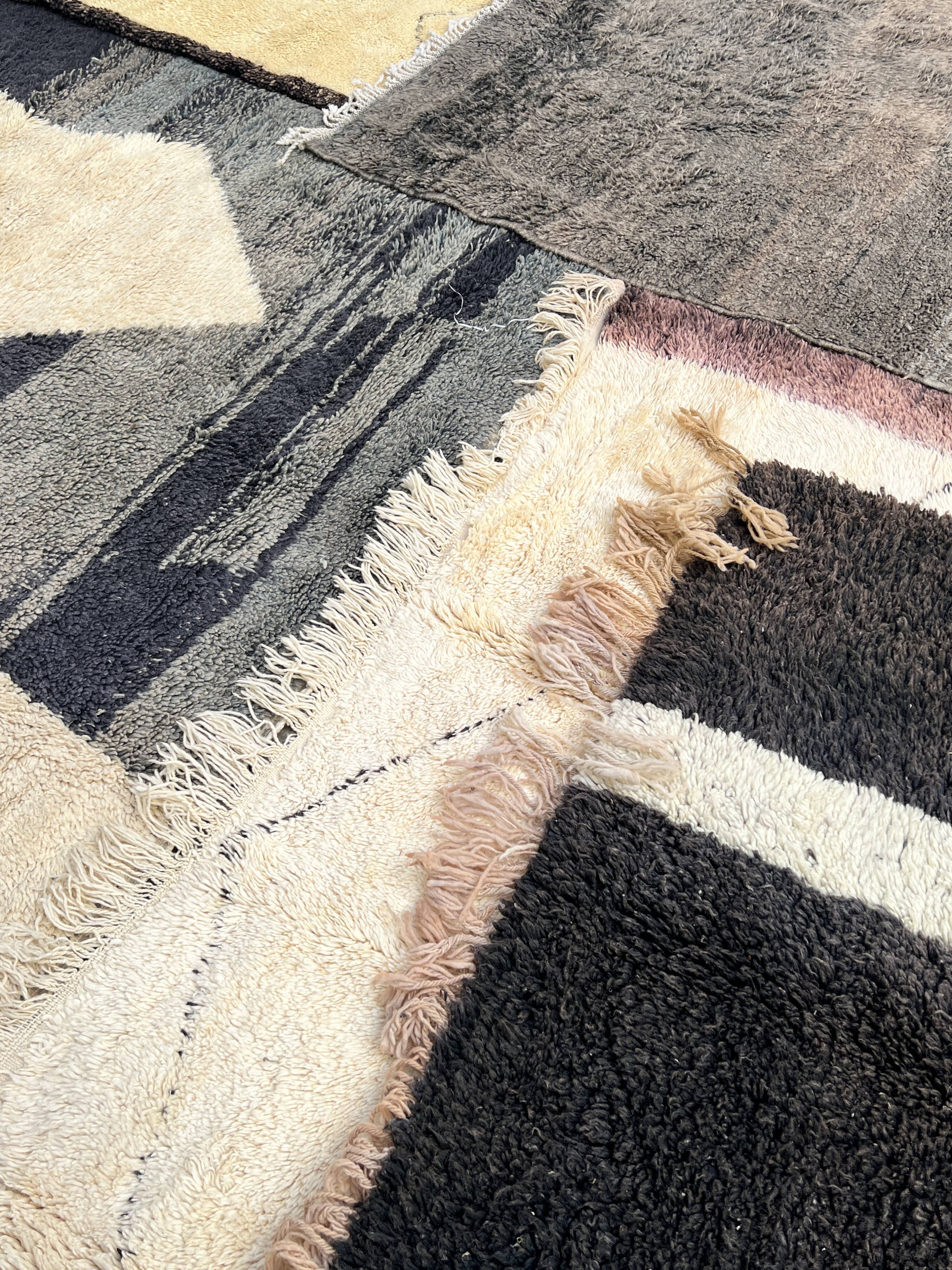 Ancient Berber rug in ecru and black violet, 100% pure virgin wool.