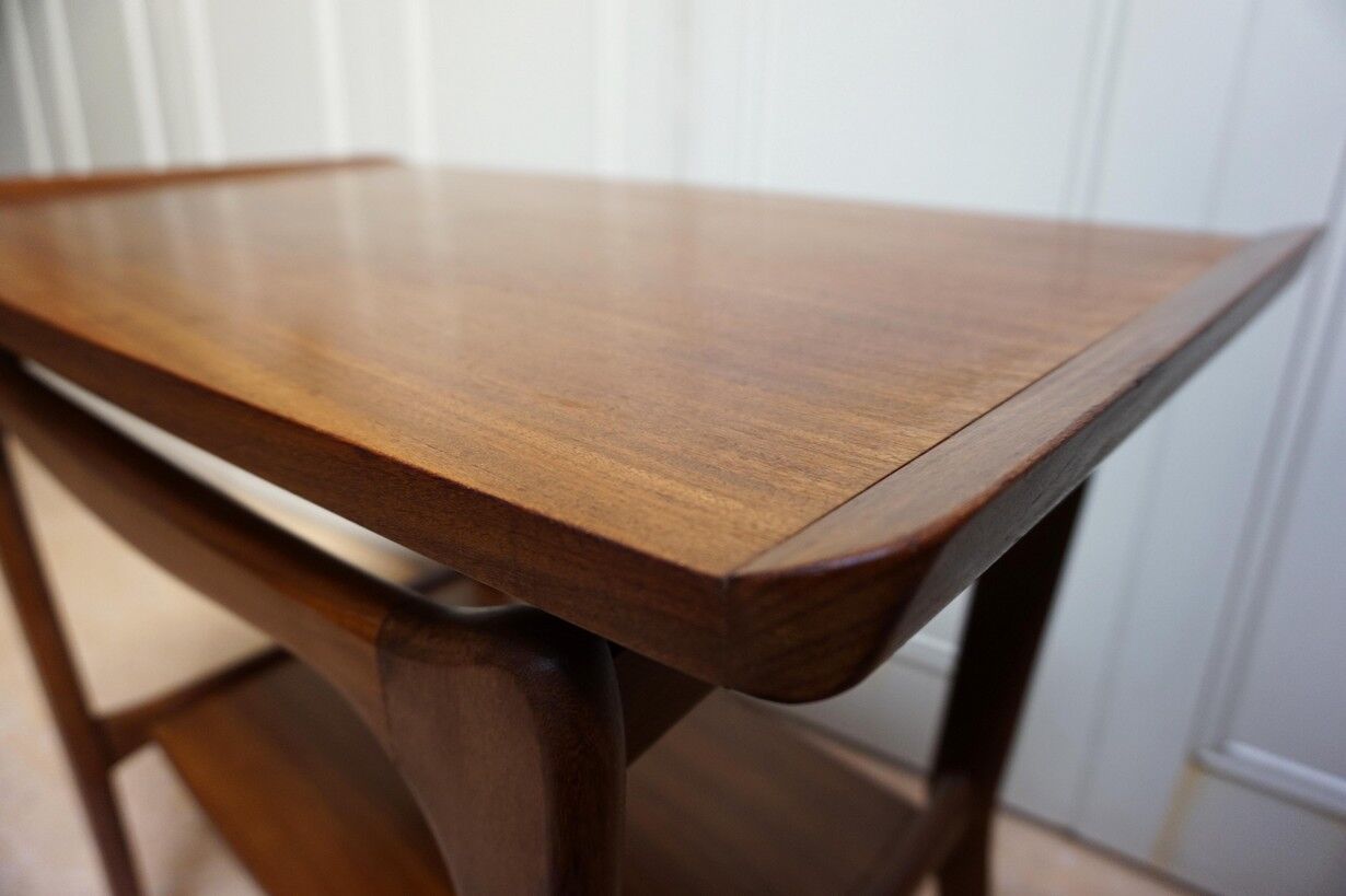 Table d’appoint par Louis Van Teeffelen pour Wébé