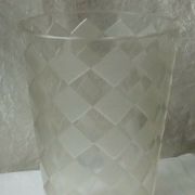 Vase en cristal a damier losange en verre depoli art deco