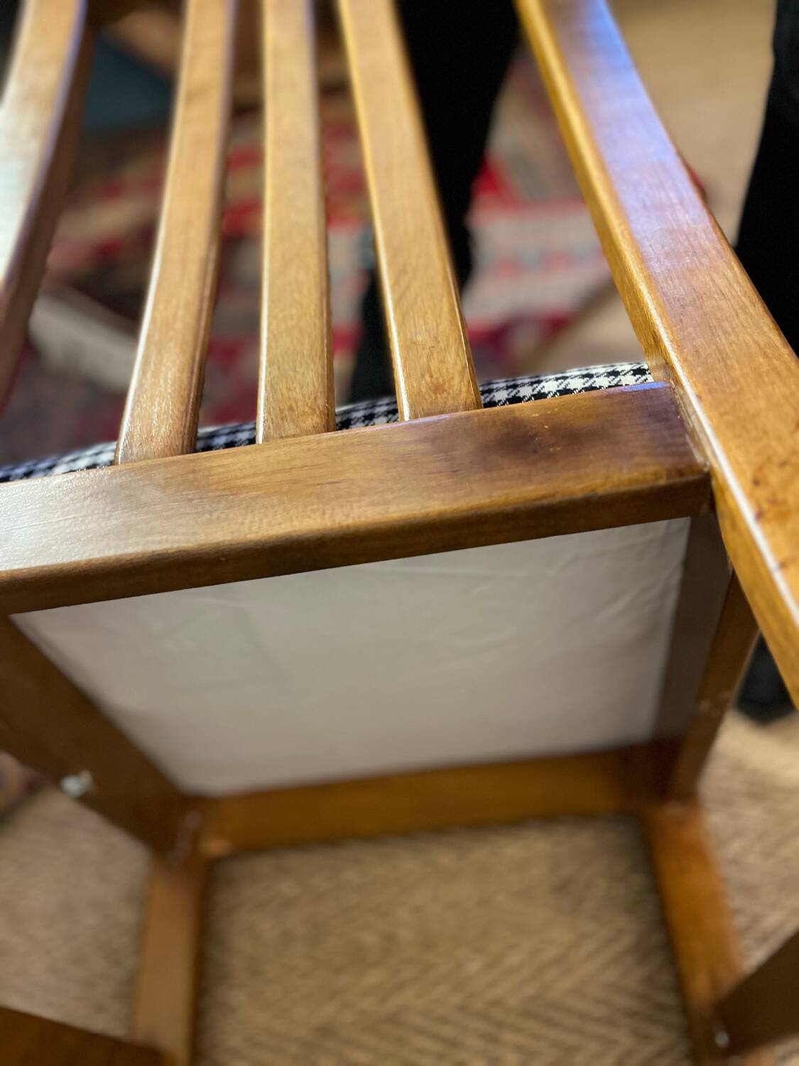 Set of 4 vintage wooden chairs