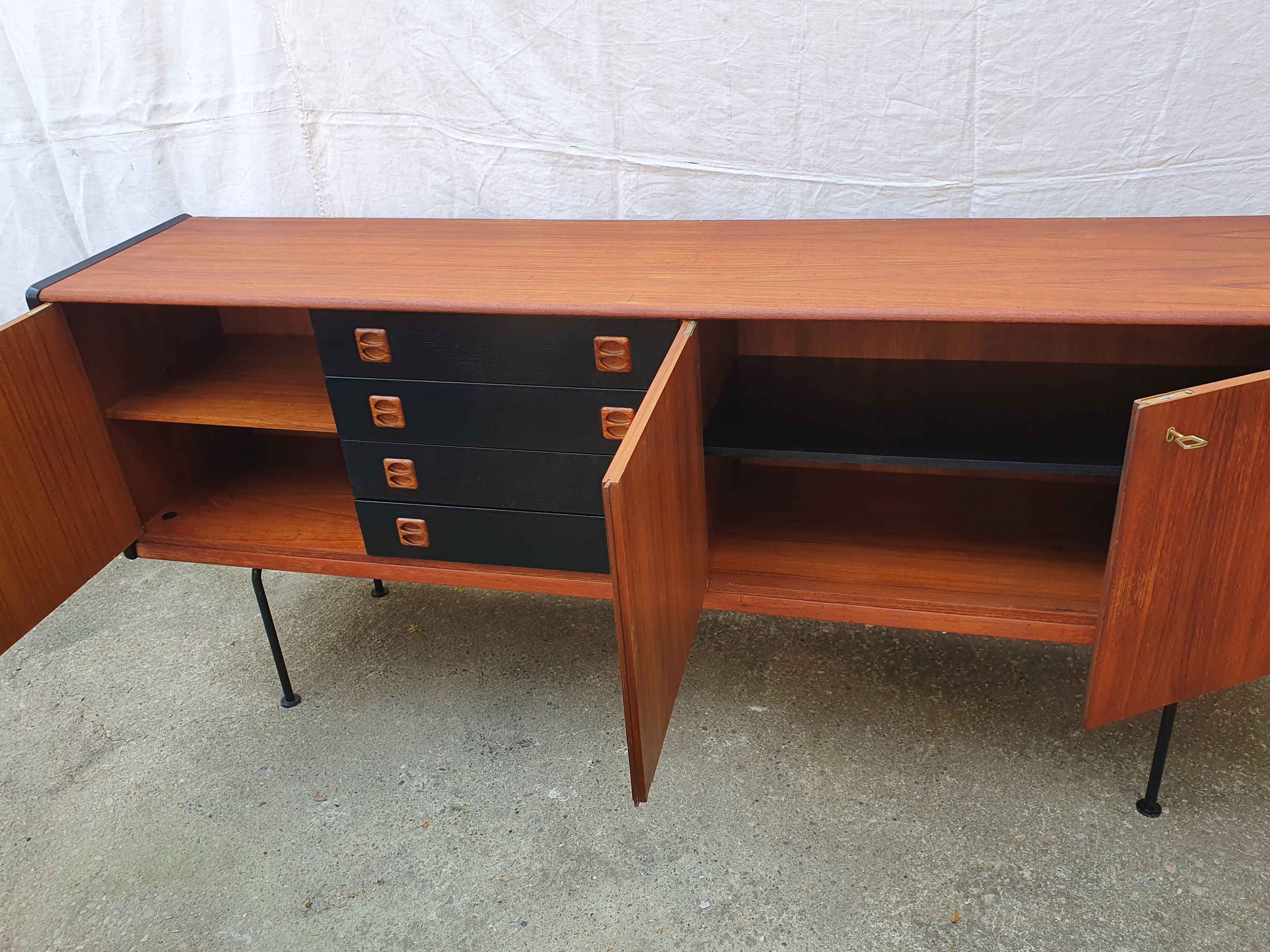 Enfilade Scandinavian style 220 cm teak